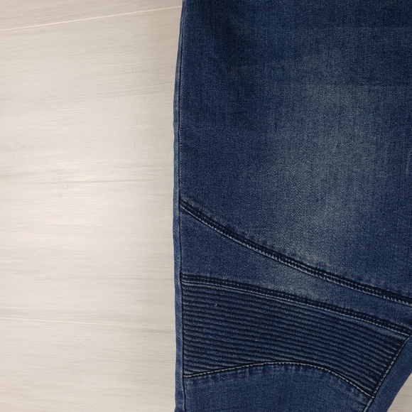 American Bazi Bermuda Shorts NWT - Picture 9 of 12